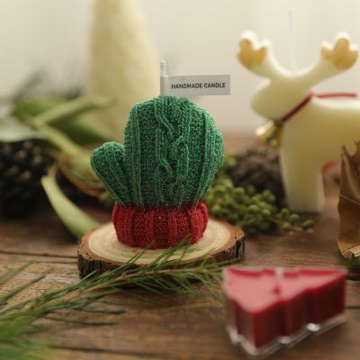 Christmas Gloves Candles 60g
