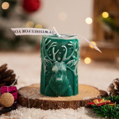 5.8*8.4cm Luxury Soy Wax Pillar Candle with Reindeer Design Custom Color Aromatherapy Decorative Candle